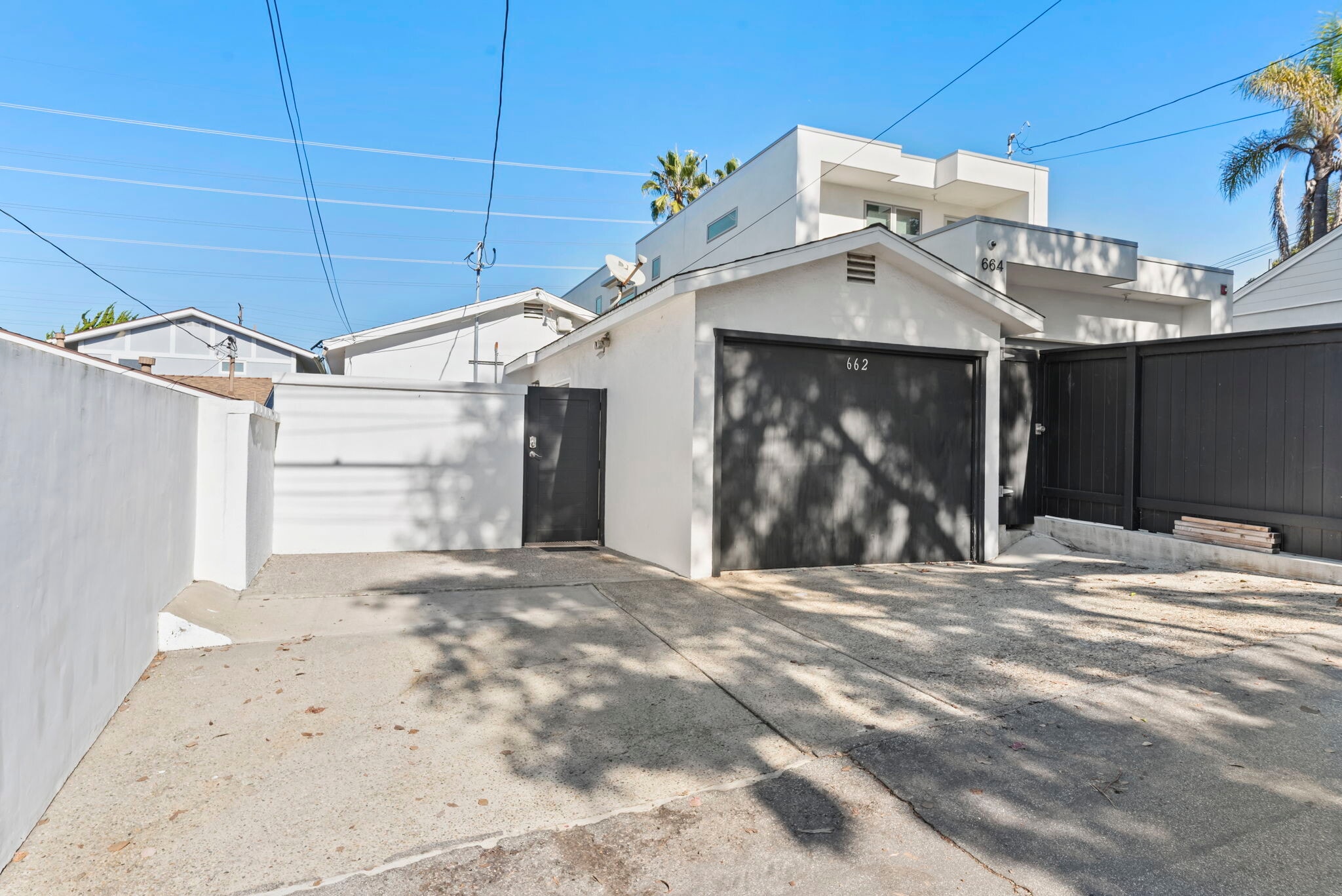 Building Photo - 662 Rosecrans Ave