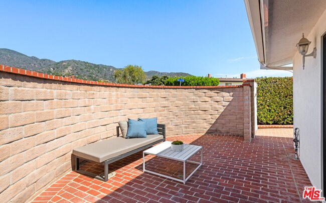 Building Photo - 18100 Wakecrest Dr