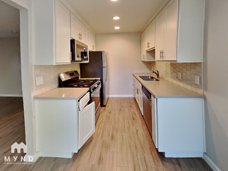 Building Photo - 2336 Villanova Cir