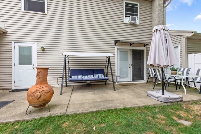 Building Photo - 24 Knollwood Dr