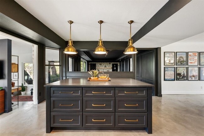 Building Photo - 6713 Winterberry Dr