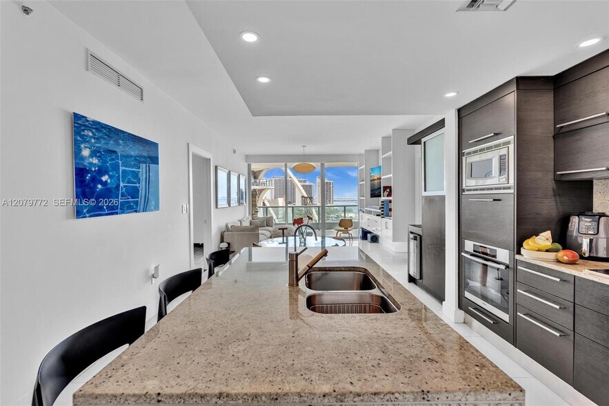 Building Photo - 900 Biscayne Blvd