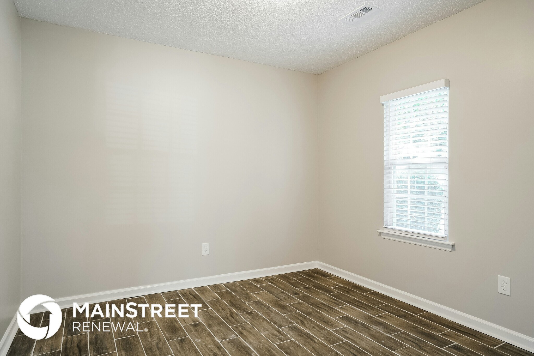 Building Photo - 1915 Collier Rd