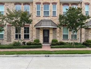 Building Photo - 207 Lily Ln