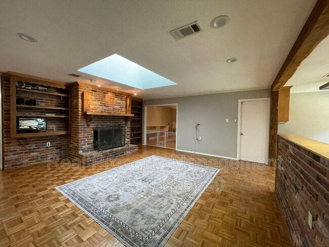 Building Photo - 5293 Chenango Dr