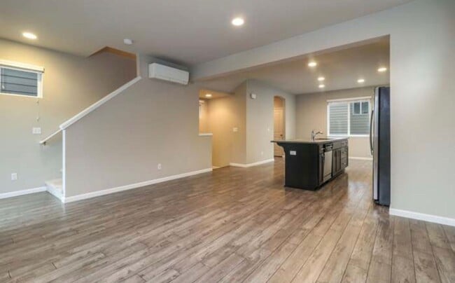 Building Photo - Wonderful home in Bethany!
