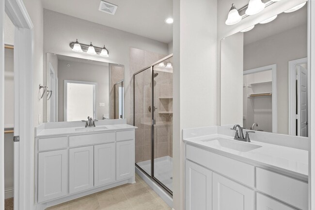 Building Photo - New Stunning Townhouse for Rent!