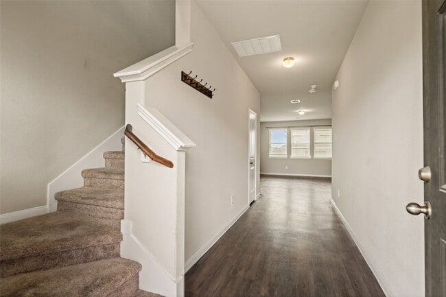 Building Photo - 3580 Cannon Dr