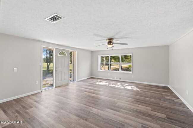 Building Photo - 13636 FL-77