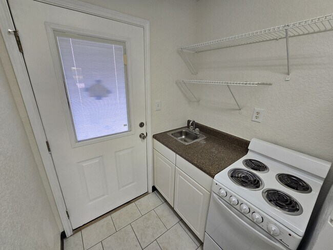 Building Photo - 126 Alton Ave