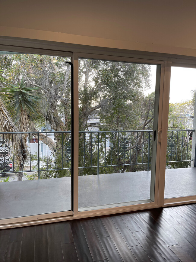 #3Balcony - 2639 6th St