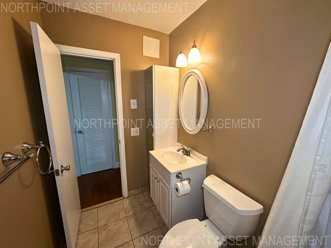 Building Photo - Charming 2BR 1BA Home w/ Pool Access in Fort Lauderdale