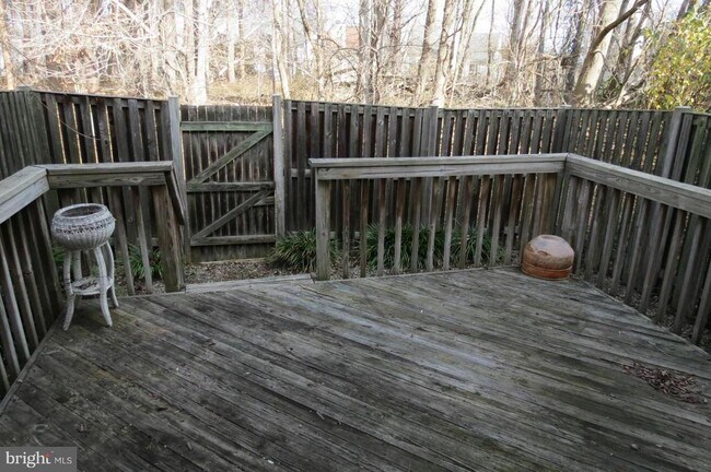 Building Photo - 2208 Wimbledon Cir