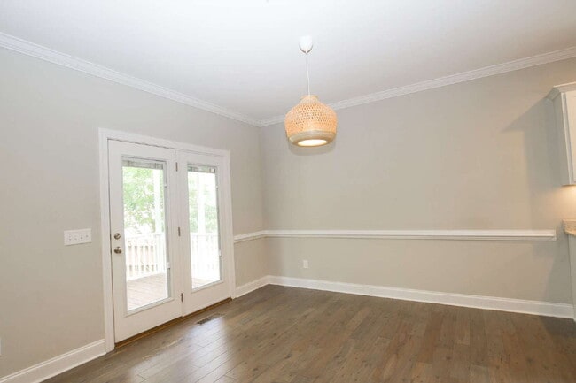 Building Photo - 25 Forrest Dr