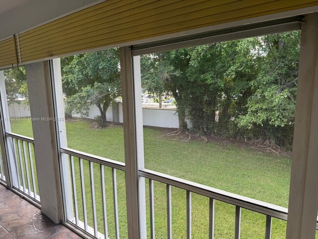 Building Photo - 1102 Bahama Bend