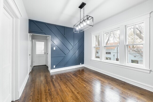 Building Photo - 3000 S Homan Ave