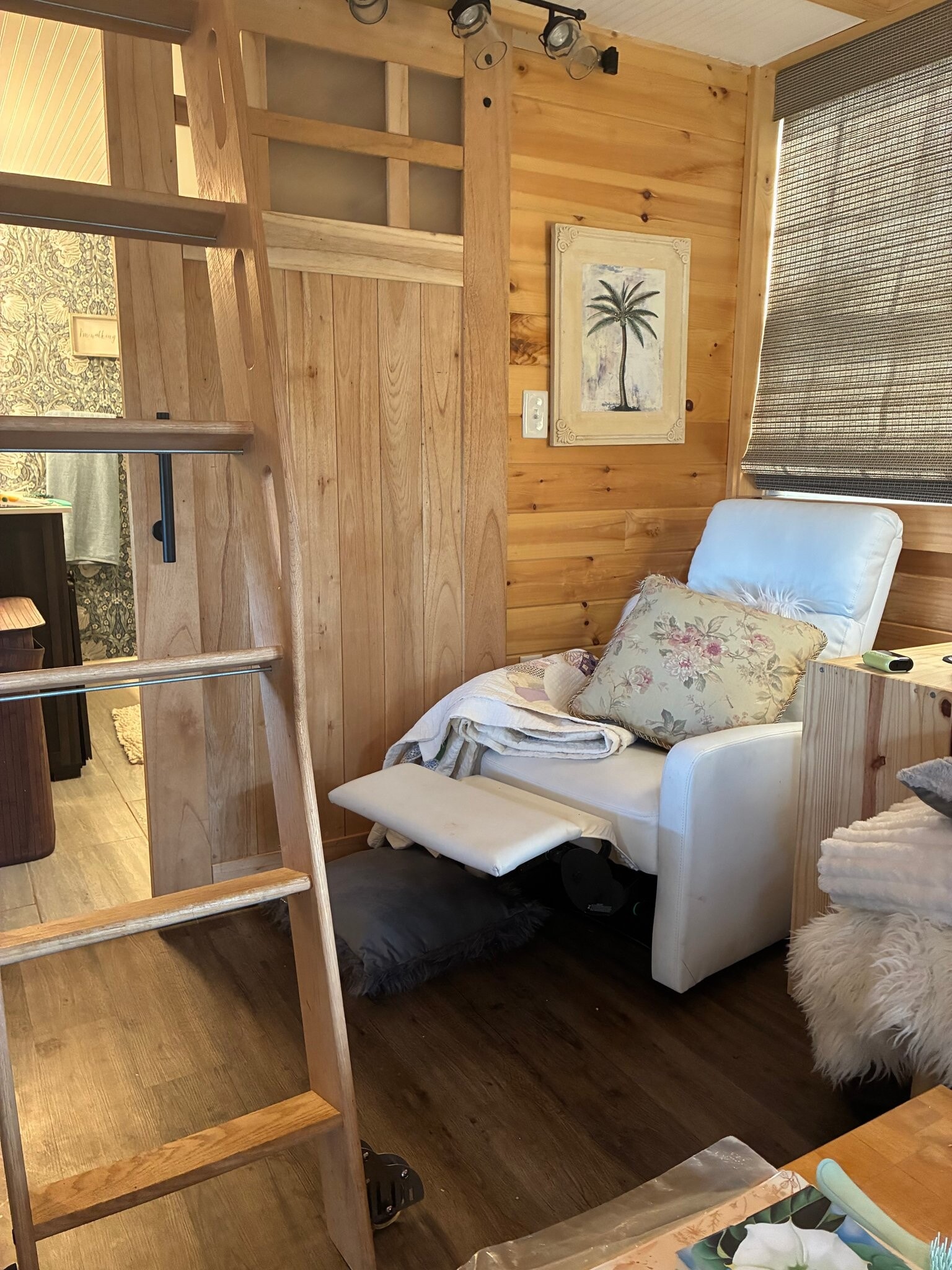 Building Photo - 111 Sunrise Ln