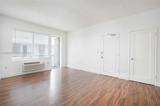 Building Photo - 320 80th St