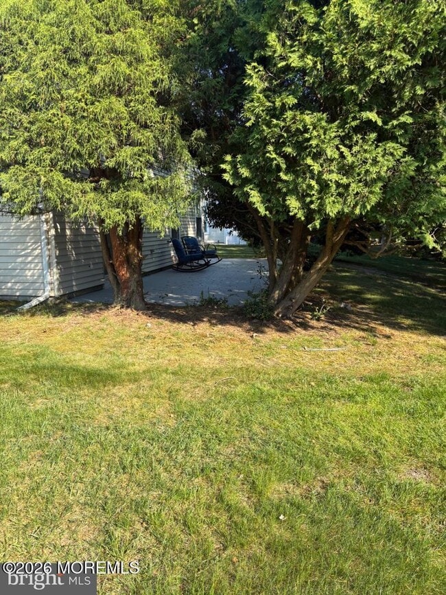 Building Photo - 2 Elm Ct