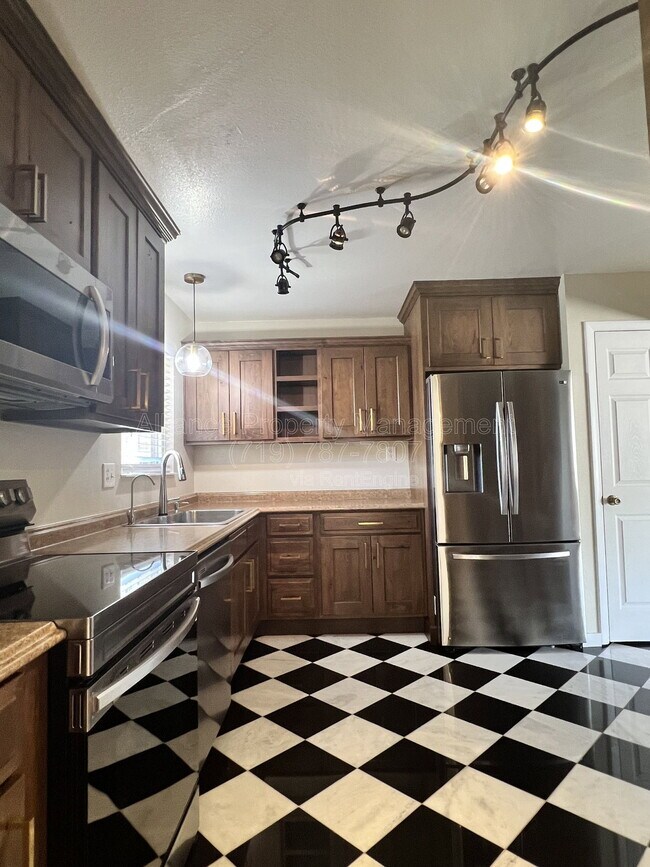 Building Photo - 514 Catalina Dr