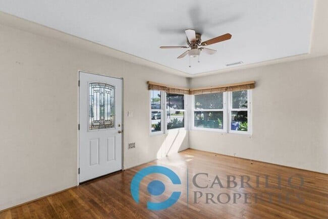 Building Photo - 5425 Adams Ave