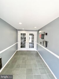 Building Photo - 2663 Manhattan Pl