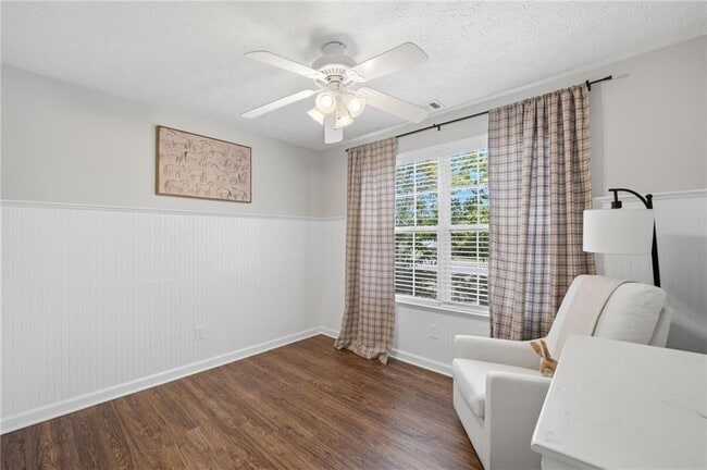 Building Photo - 1810 Westwind Dr