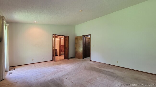 Building Photo - 4027 E 82nd Pl