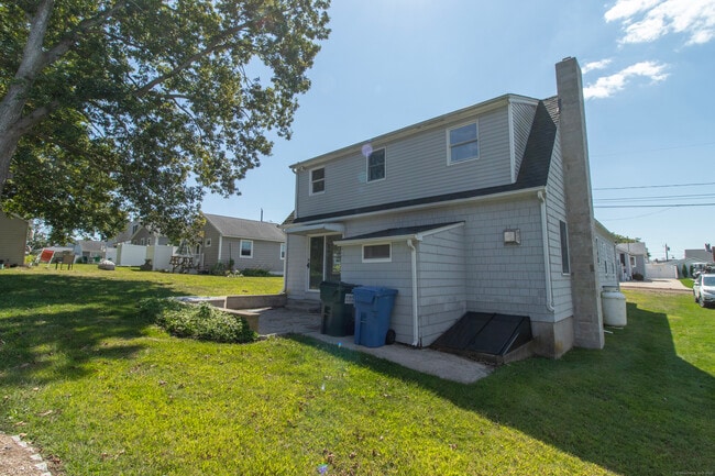 Building Photo - 38 Mohican Rd
