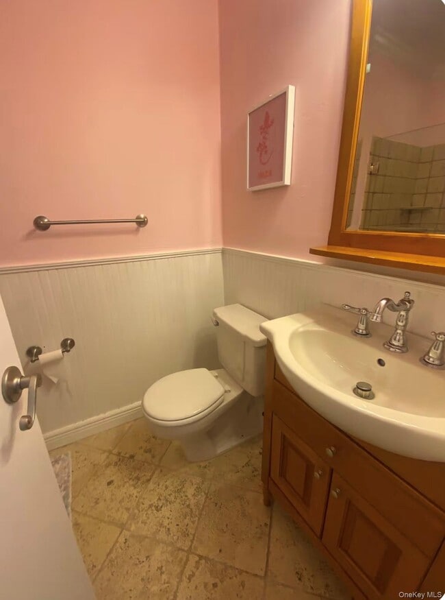 Building Photo - 100 W Broadway