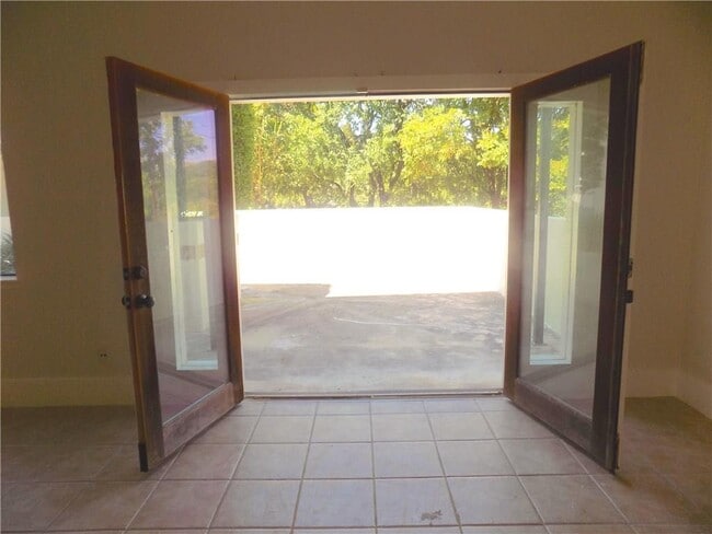 Building Photo - 2605 Enfield Rd