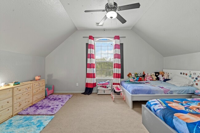 Building Photo - 14402 Hazeldale Dr