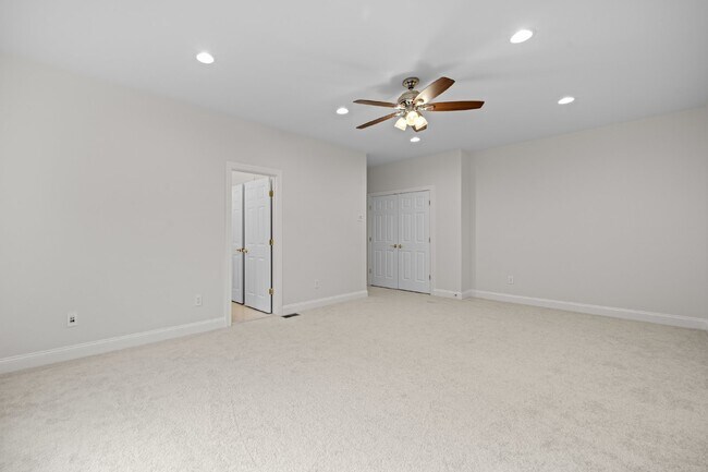 Building Photo - 27556 Paddock Trail Pl