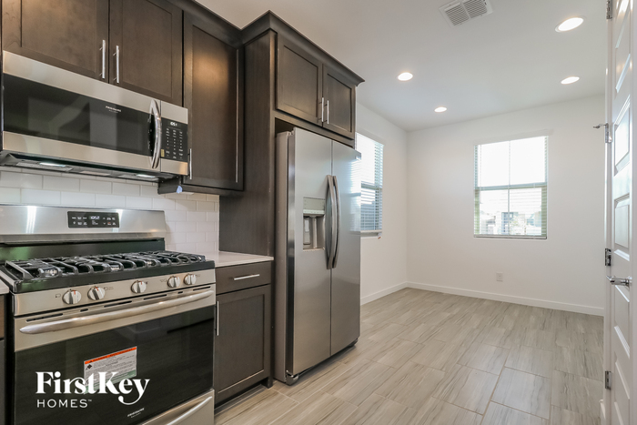 Building Photo - 5848 N 89th Dr