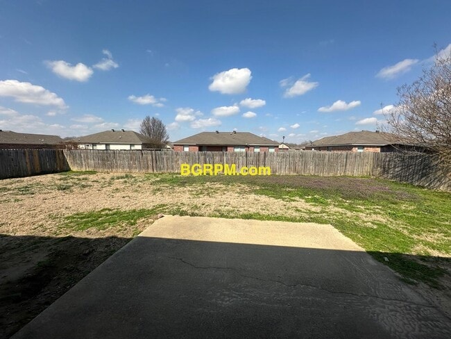 Building Photo - 3 BD, 2 BA, Home in Cabot