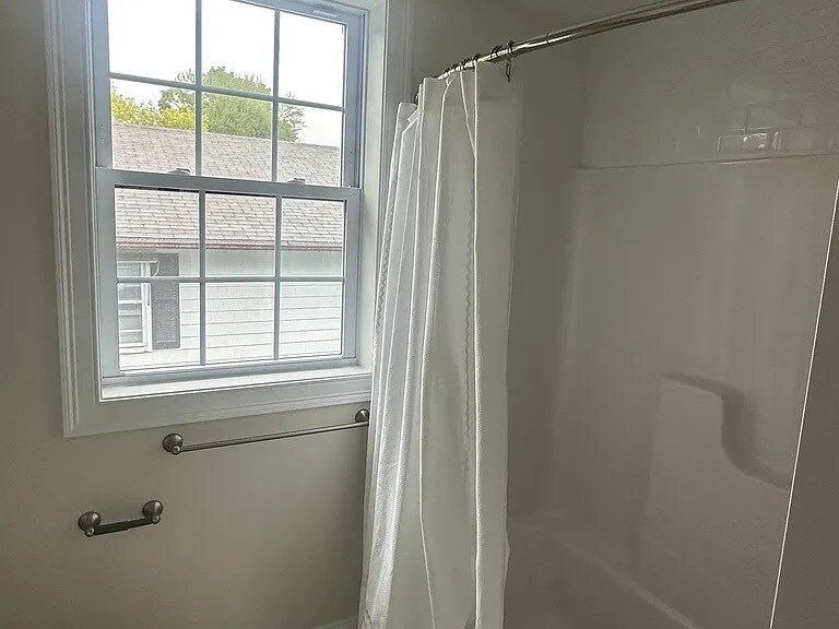 Bathroom - 117 Sharon St