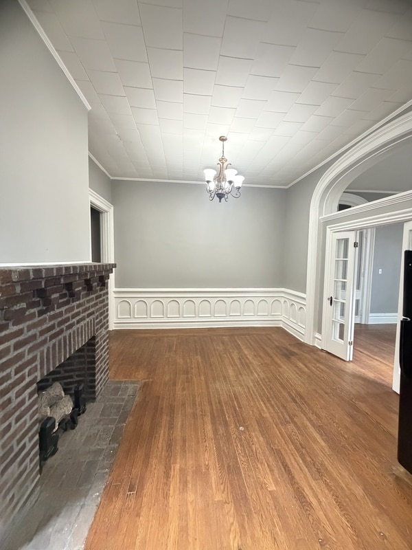 Building Photo - 240 Saratoga St