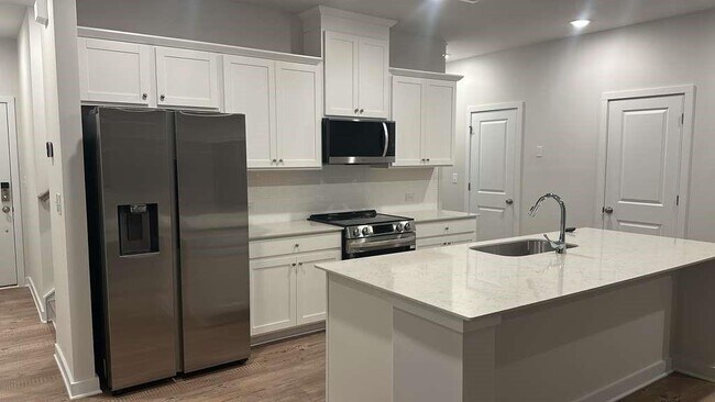 Building Photo - 1705 Harper Lily Ln