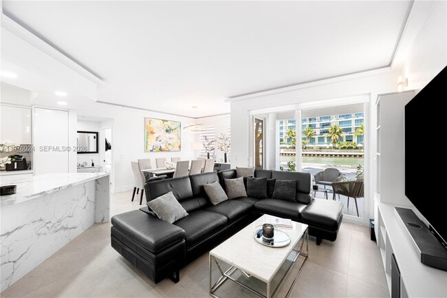 Building Photo - 3255 NE 184th St