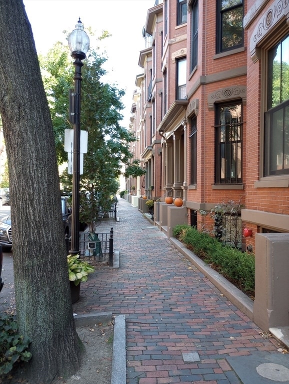 Building Photo - 84 Chandler St