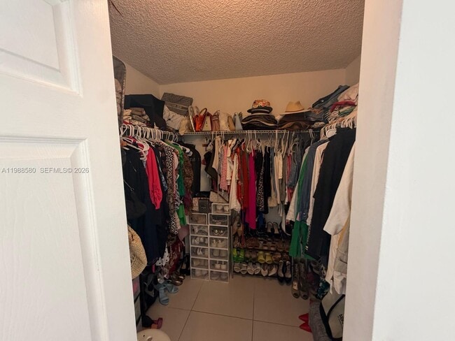 Building Photo - 468 NE 206th Ln