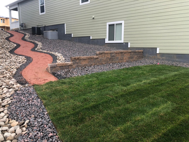 South path to lawn - 537 High Point Dr
