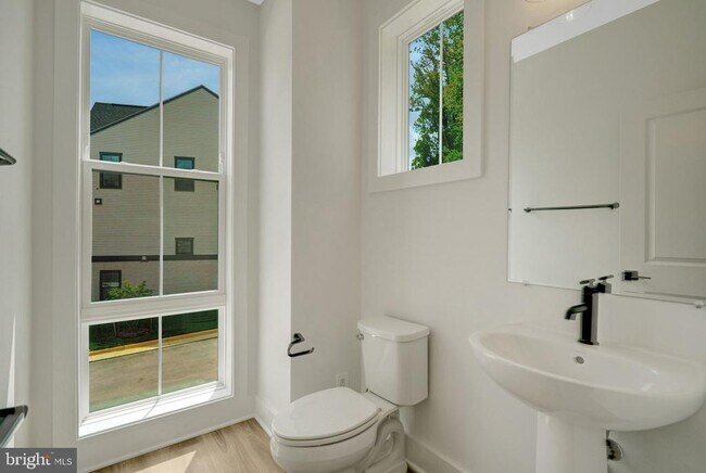 Building Photo - 9418 Dandelion Dr