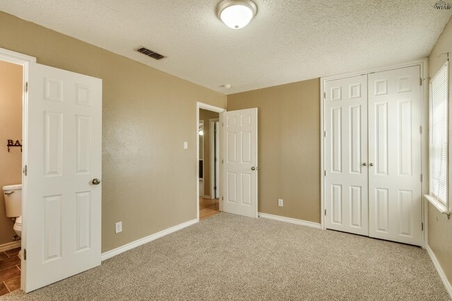 Building Photo - 5115 Kingston Dr