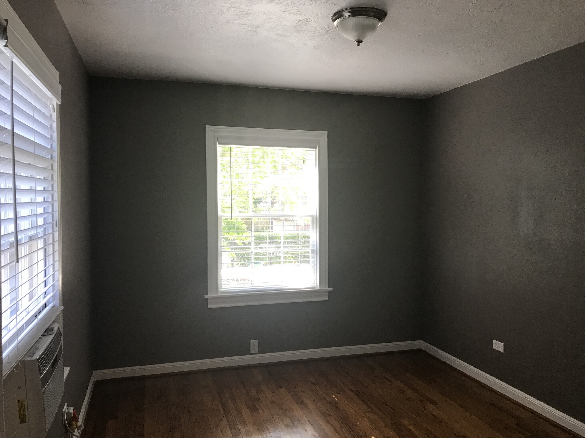 Bedroom - 4710 Mt Vernon St