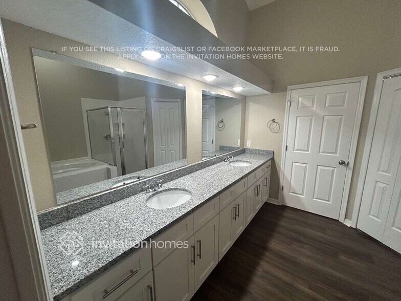 Building Photo - 4609 Rockingchair Dr