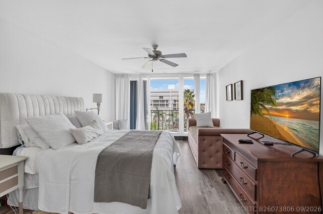 Building Photo - 3211 S Ocean Blvd