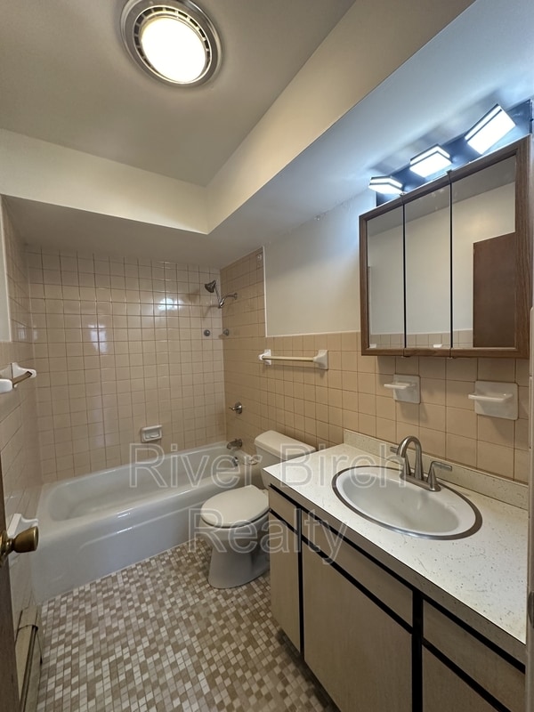 Building Photo - 525 W Cook St