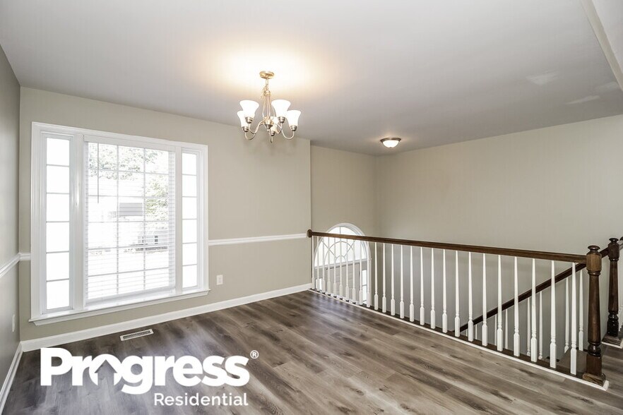 Building Photo - 33 Clearview Dr