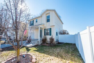 Building Photo - 2037 N 2125 W
